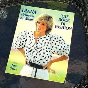 Sold bohonana7 vintage Princess Diana The Book of fashion.